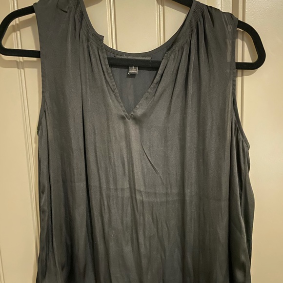 Banana Republic Sleeveless Blouse - Picture 1 of 1